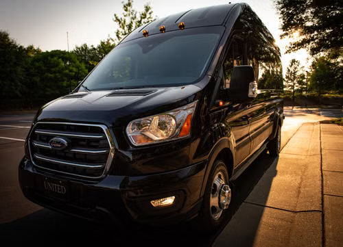 Camioneta turística para traslados y renta de unidades